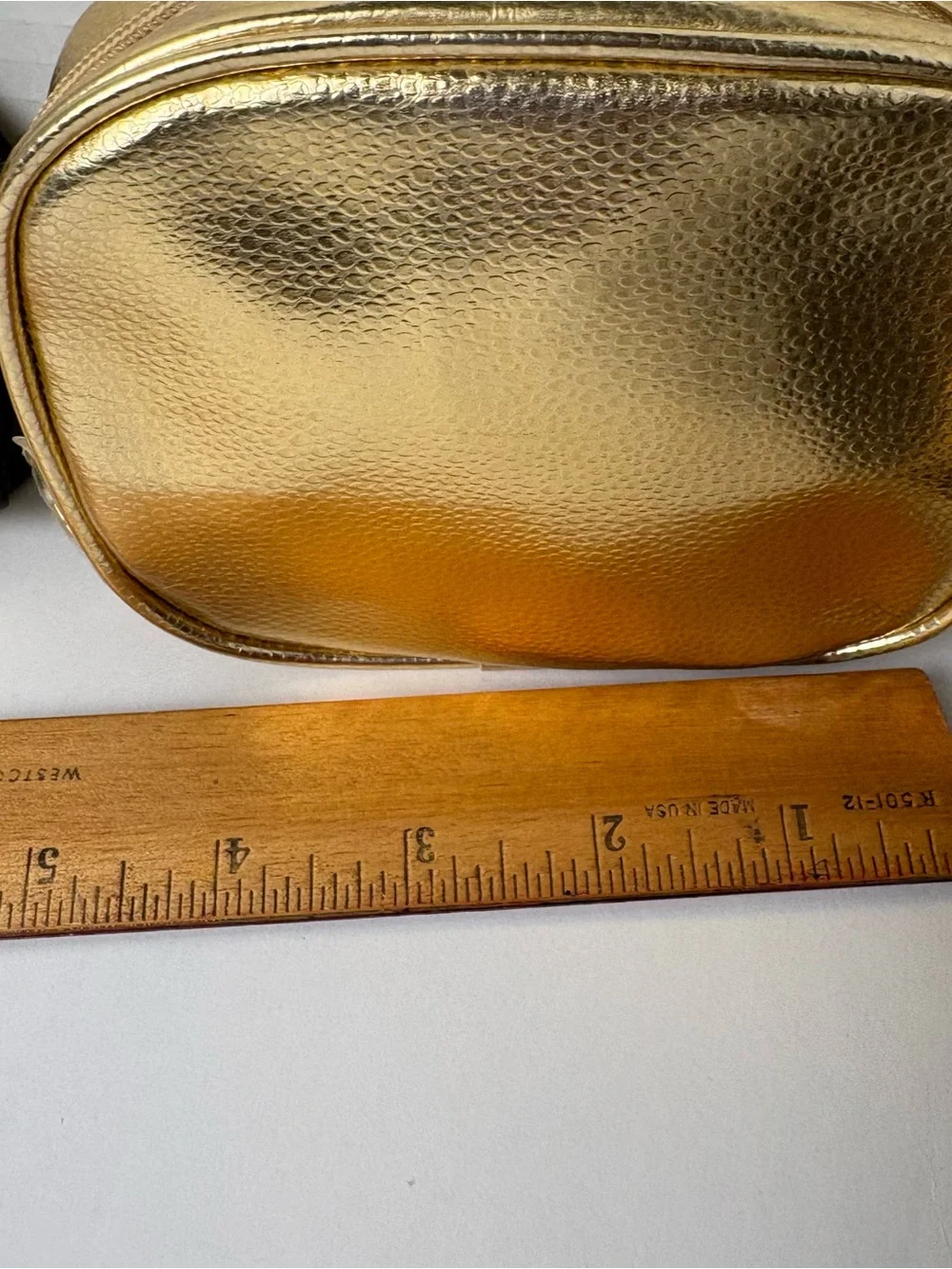 4-items bundle-New Estée Lauder Gold make- up bag /Worldwide dreams LLC blk